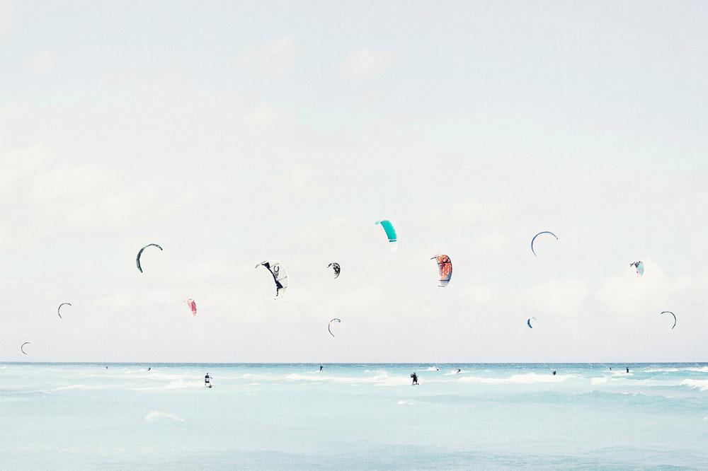 Kite Surfing-by-Gal Pittel-wall-art-print-canvas-poster-framed-Gioia